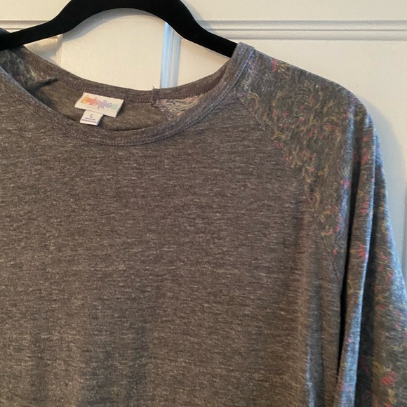 LuLaRoe Randy Raglan Sleeve Top - Picture 3 of 8